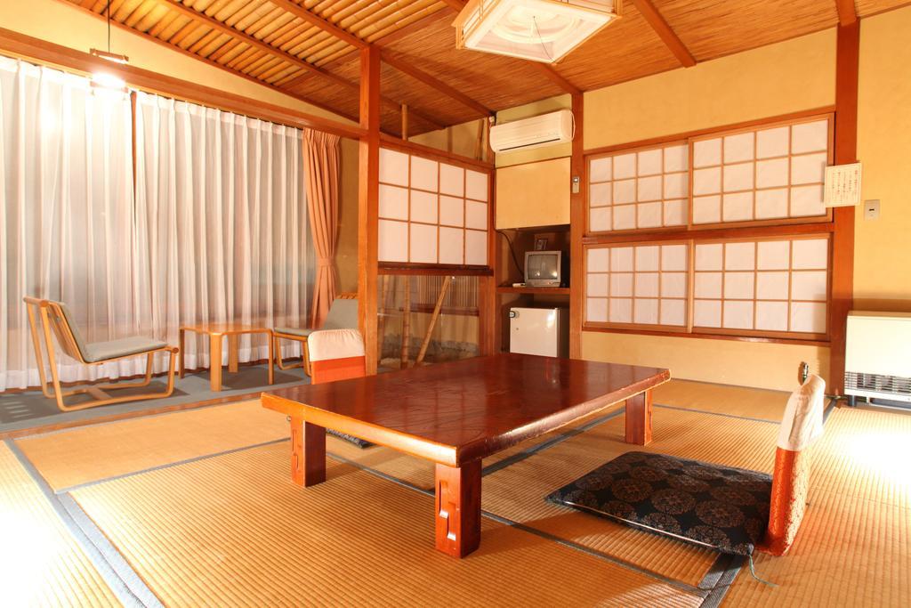 Hatsunoyu Yamanouchi  Rum bild