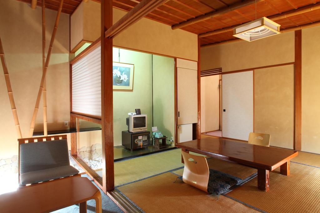 Hatsunoyu Yamanouchi  Rum bild